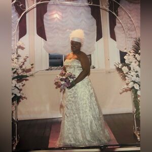 Beautiful Wedding or formal Gown by Maggie Sottero